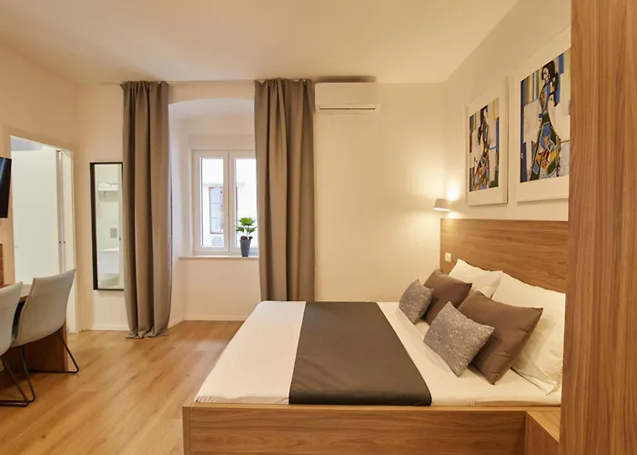 Market - Lisinski Apartmán